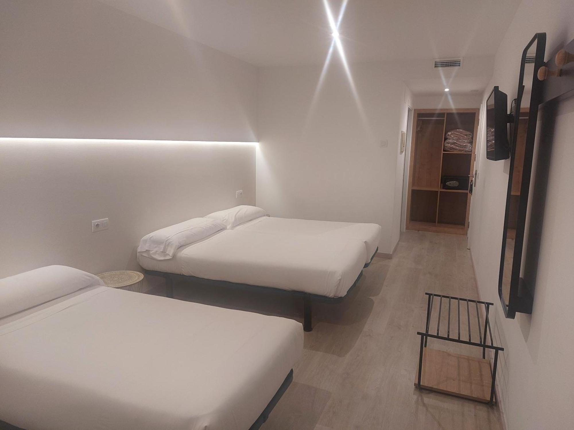 U-Hotel Dario لوغو المظهر الخارجي الصورة
